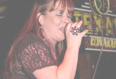 Sherry Lynn performs at Tootsies Nashville